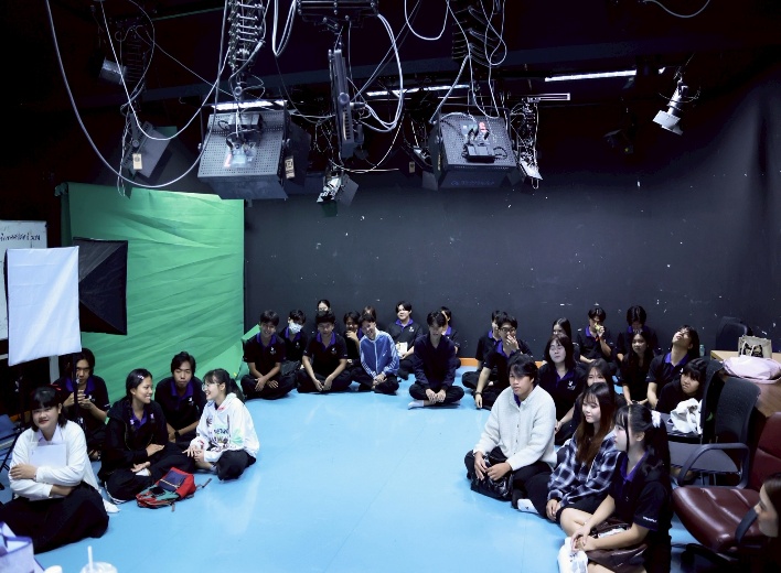 บรรยากาศการออกกอง